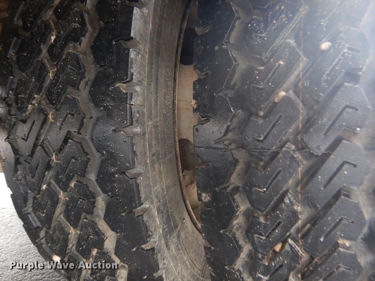 image for item DM7261 2004 Ford F550 Super Duty  utility / service truck