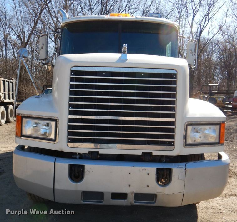 image for item DN1269 1998 Mack CH613  dump truck