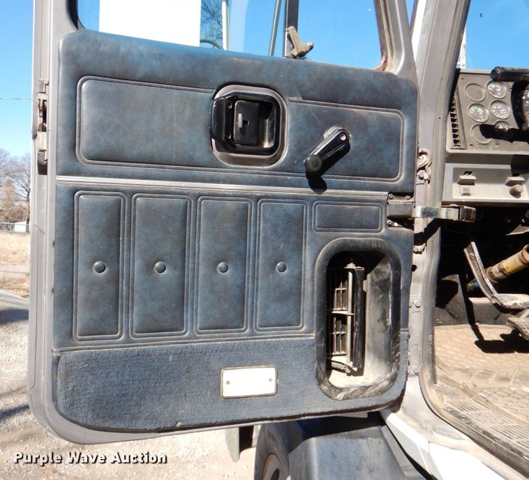 image for item DN1269 1998 Mack CH613  dump truck