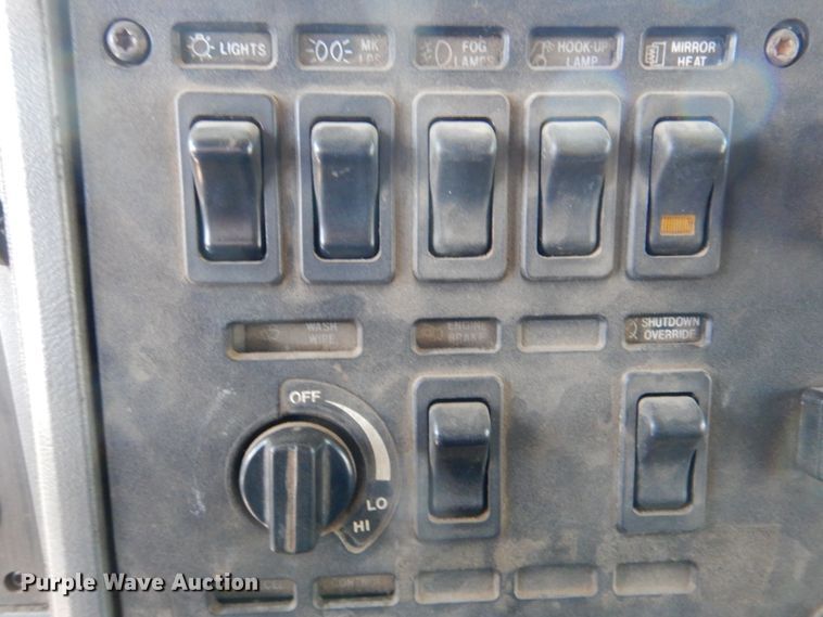 image for item DN1269 1998 Mack CH613  dump truck