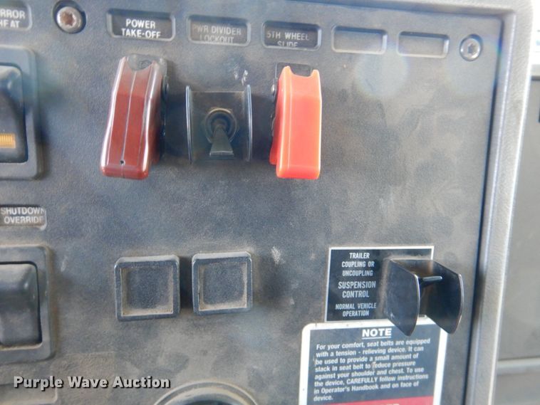 image for item DN1269 1998 Mack CH613  dump truck