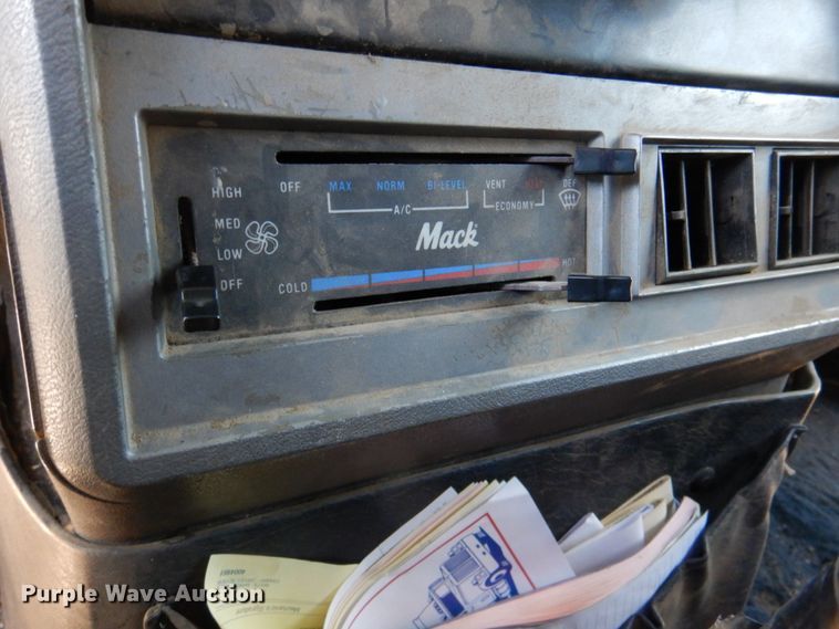 image for item DN1269 1998 Mack CH613  dump truck