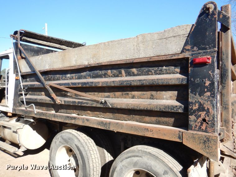 image for item DN1269 1998 Mack CH613  dump truck