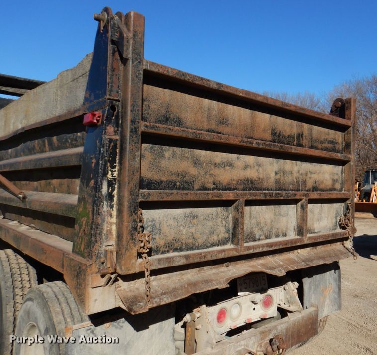 image for item DN1269 1998 Mack CH613  dump truck