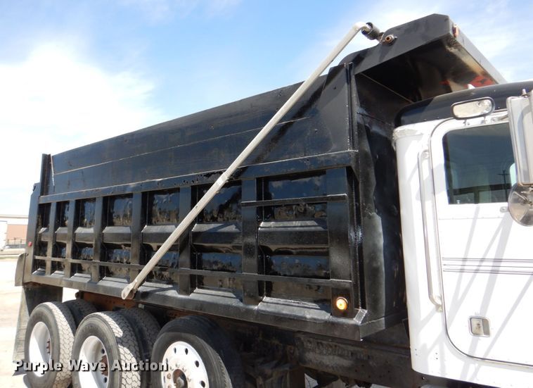 image for item DN7311 1995 Peterbilt 379  dump truck