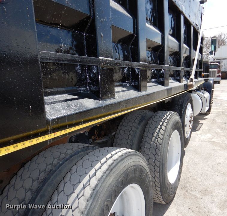 image for item DN7311 1995 Peterbilt 379  dump truck