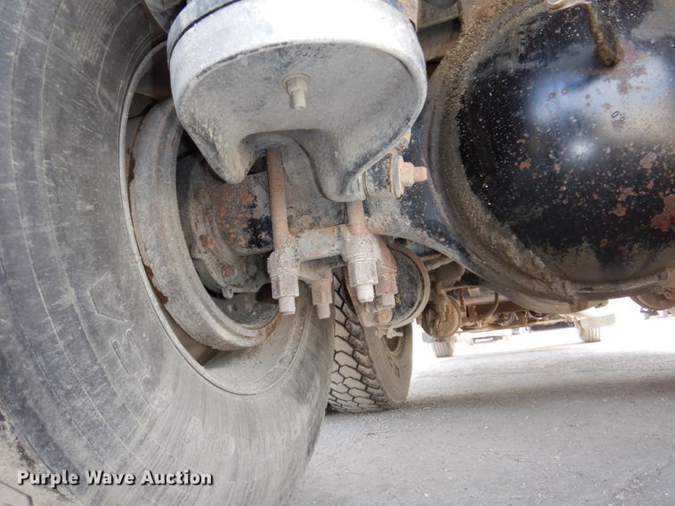 image for item DN7311 1995 Peterbilt 379  dump truck