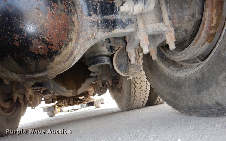 image for item DN7311 1995 Peterbilt 379  dump truck