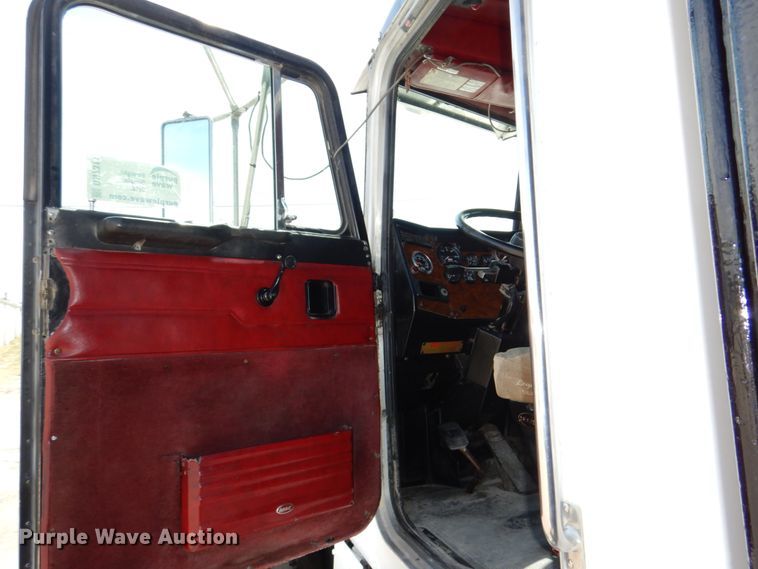 image for item DN7311 1995 Peterbilt 379  dump truck