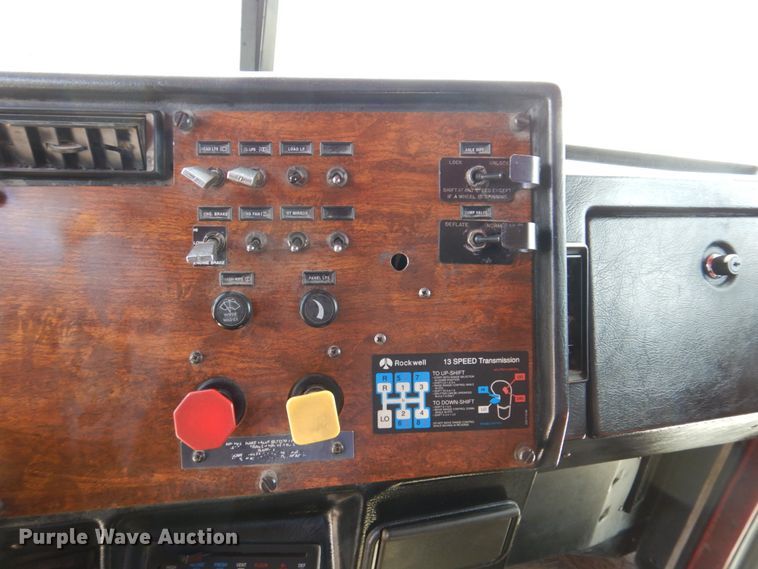 image for item DN7311 1995 Peterbilt 379  dump truck