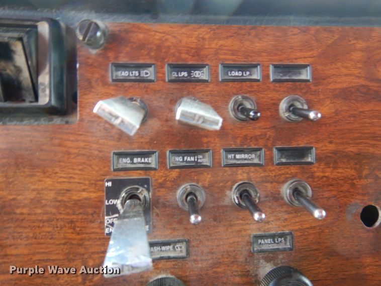 image for item DN7311 1995 Peterbilt 379  dump truck