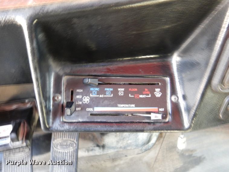 image for item DN7311 1995 Peterbilt 379  dump truck