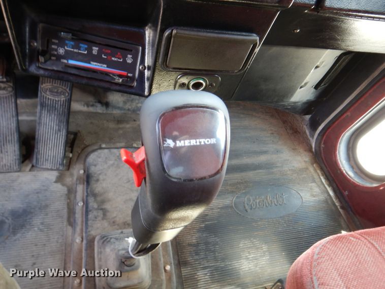 image for item DN7311 1995 Peterbilt 379  dump truck