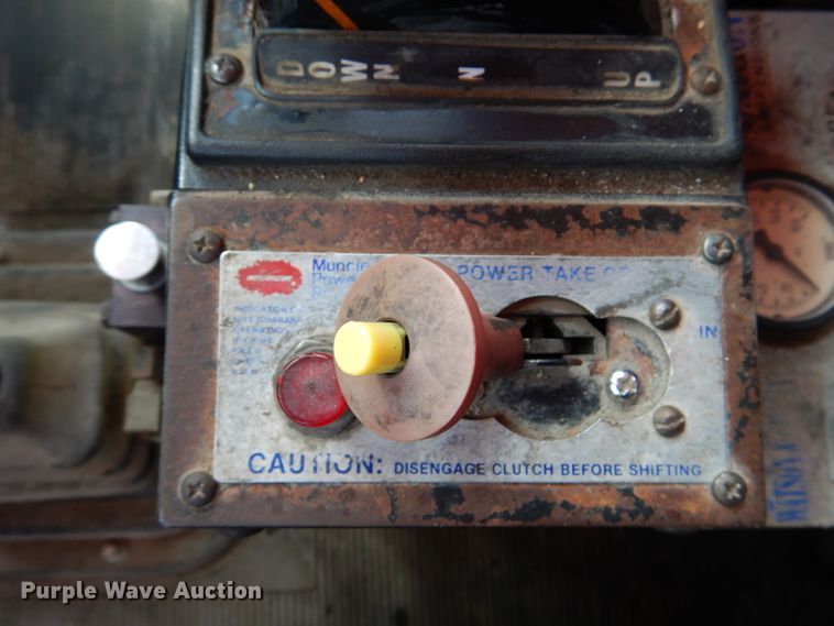 image for item DN7311 1995 Peterbilt 379  dump truck