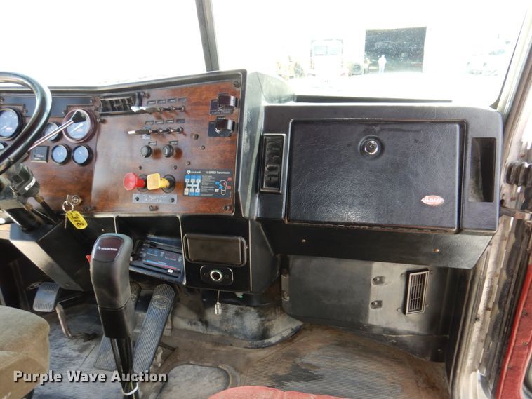 image for item DN7311 1995 Peterbilt 379  dump truck