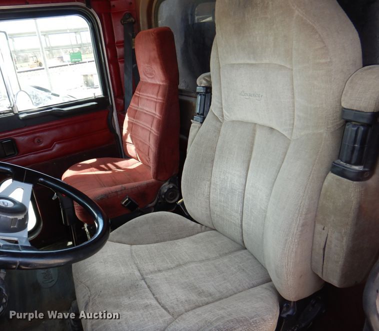 image for item DN7311 1995 Peterbilt 379  dump truck