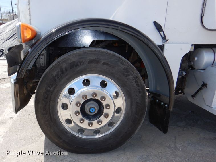 image for item DN7311 1995 Peterbilt 379  dump truck