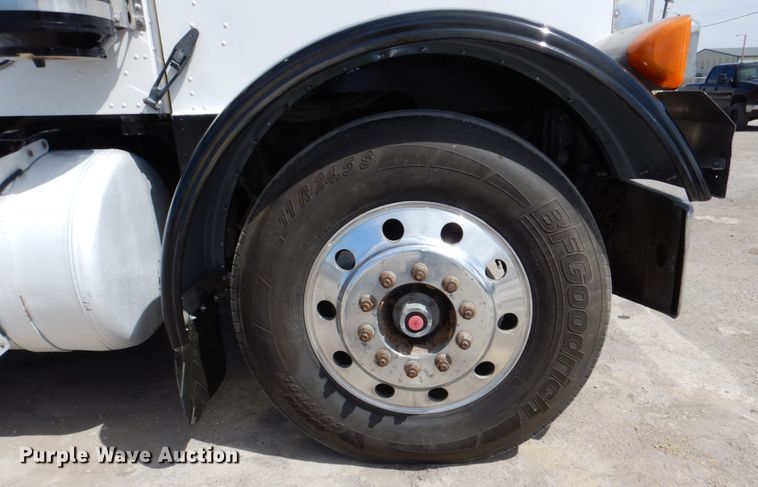 image for item DN7311 1995 Peterbilt 379  dump truck