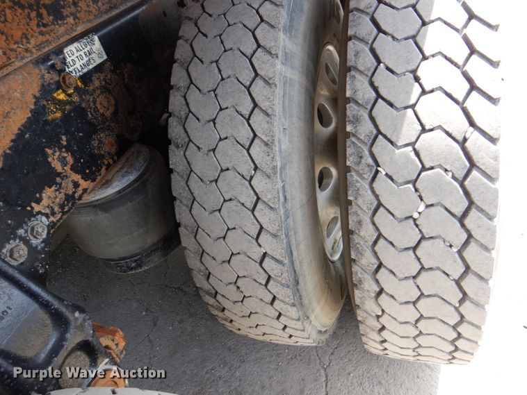 image for item DN7311 1995 Peterbilt 379  dump truck