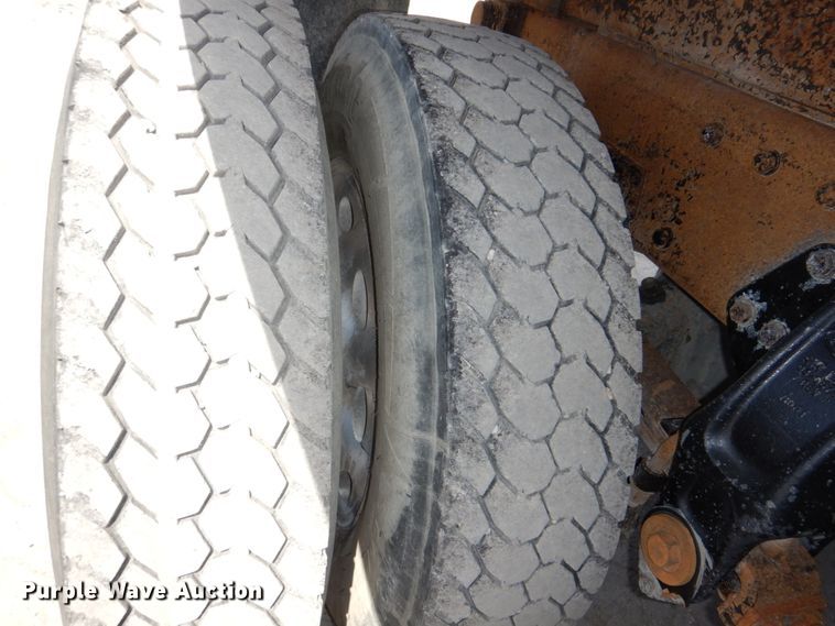 image for item DN7311 1995 Peterbilt 379  dump truck