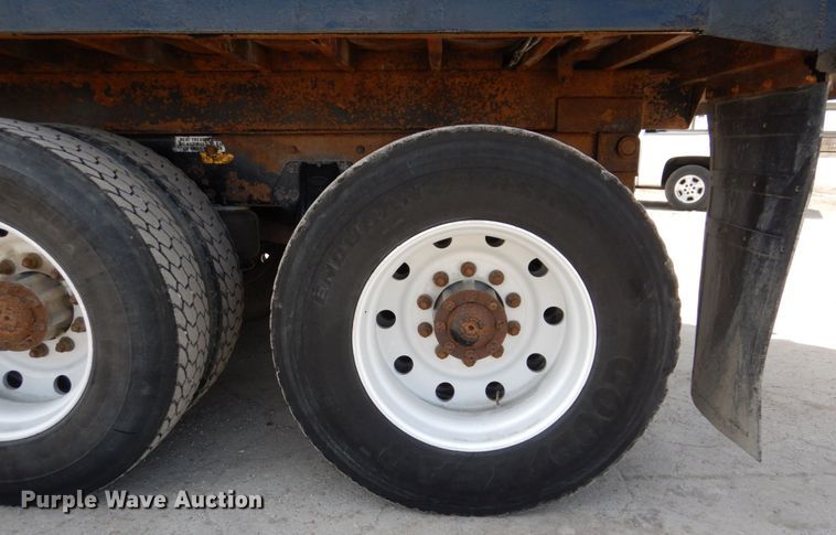 image for item DN7311 1995 Peterbilt 379  dump truck