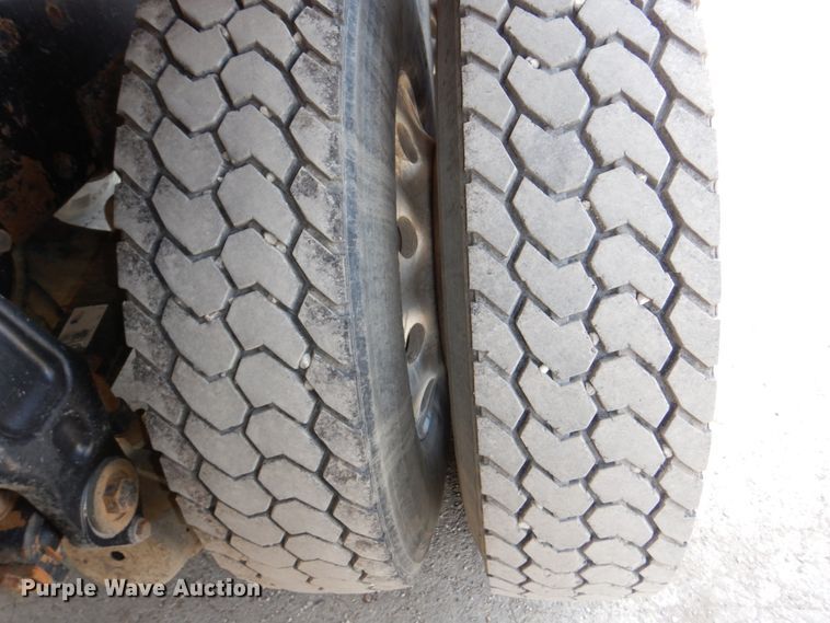 image for item DN7311 1995 Peterbilt 379  dump truck