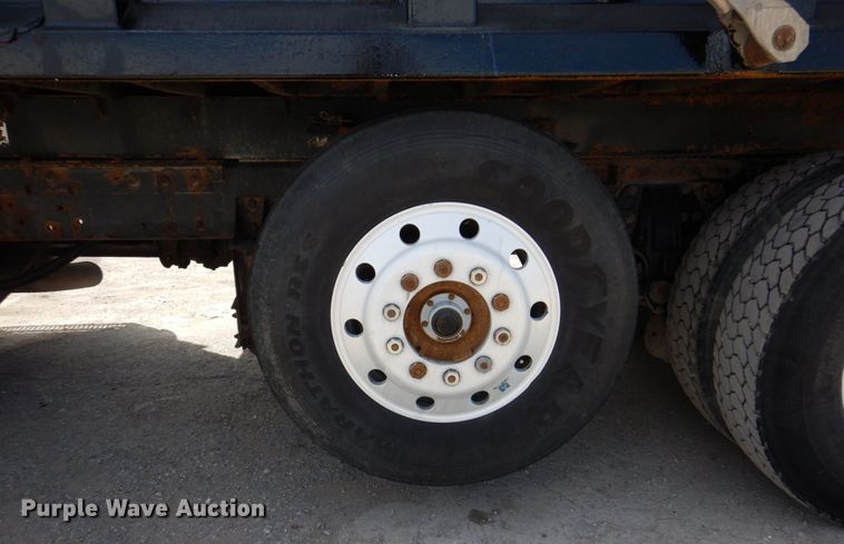 image for item DN7311 1995 Peterbilt 379  dump truck