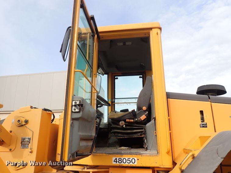 image for item DP4516 2003 Volvo L110E  wheel loader