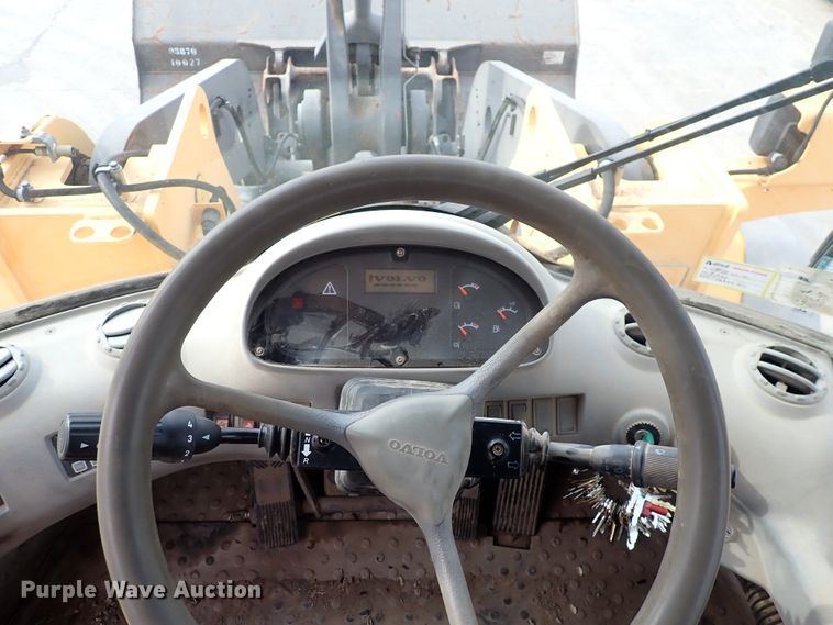 image for item DP4516 2003 Volvo L110E  wheel loader