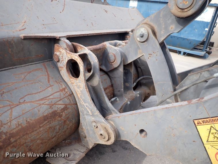image for item DP4516 2003 Volvo L110E  wheel loader