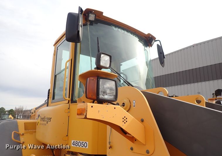 image for item DP4516 2003 Volvo L110E  wheel loader