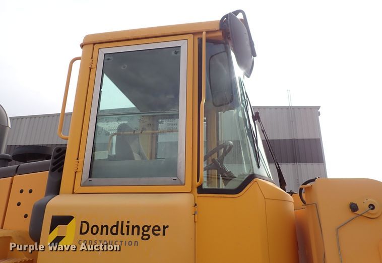 image for item DP4516 2003 Volvo L110E  wheel loader