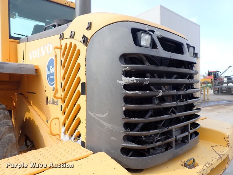 image for item DP4516 2003 Volvo L110E  wheel loader