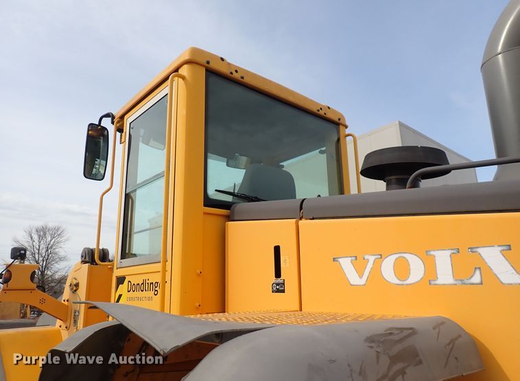 image for item DP4516 2003 Volvo L110E  wheel loader