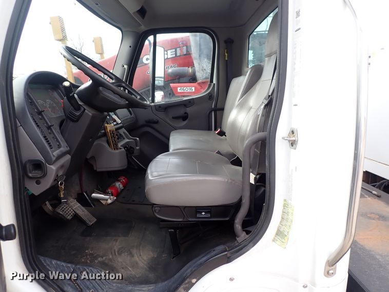 image for item DP4519 2016 Freightliner M2 106  utility / service truck