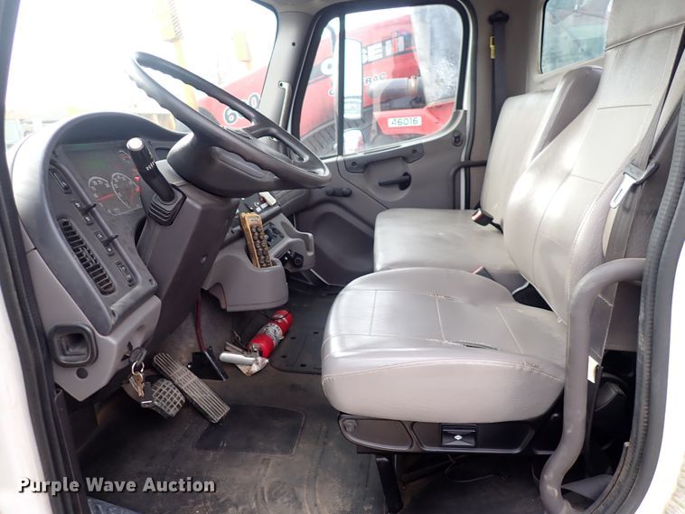 image for item DP4519 2016 Freightliner M2 106  utility / service truck