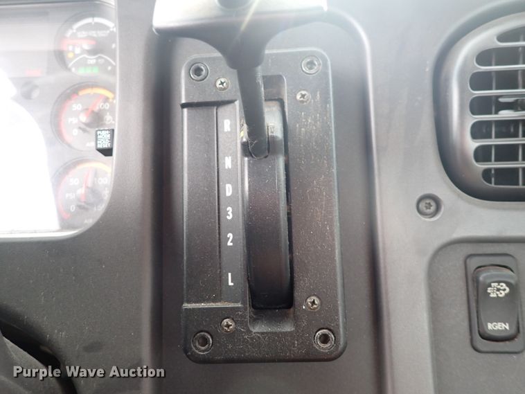 image for item DP4519 2016 Freightliner M2 106  utility / service truck