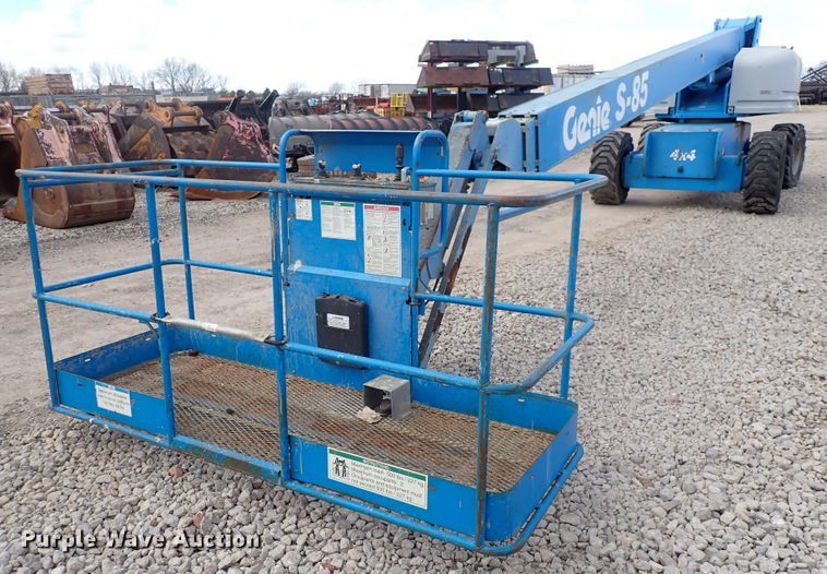 image for item DP4544 2002 Genie S85  boom lift
