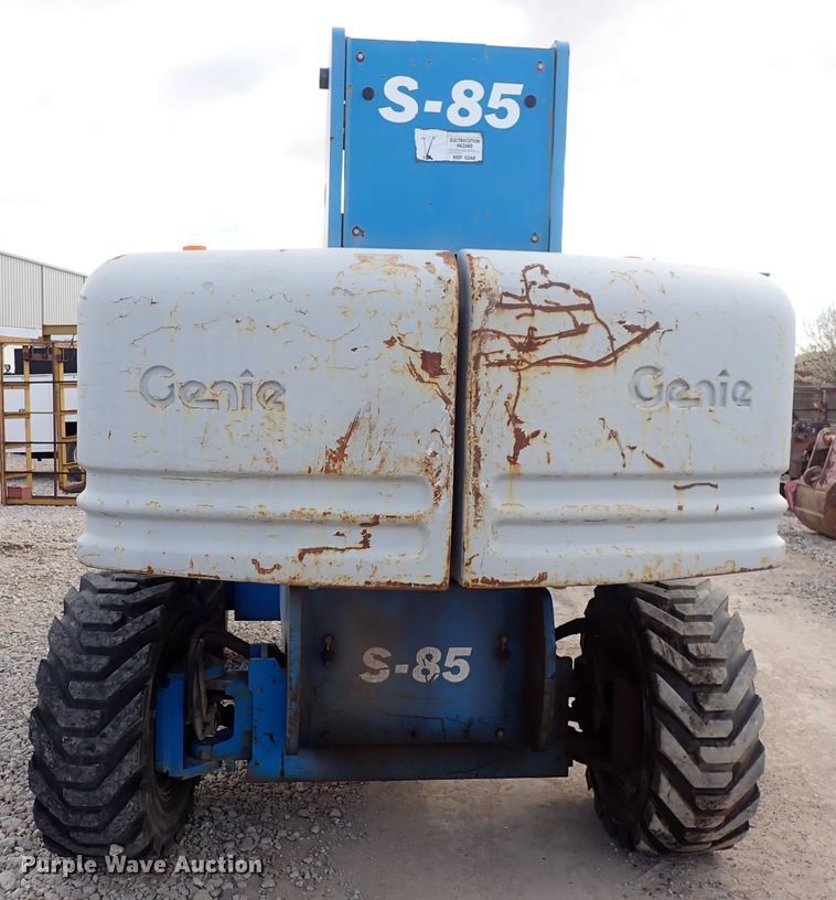 image for item DP4544 2002 Genie S85  boom lift