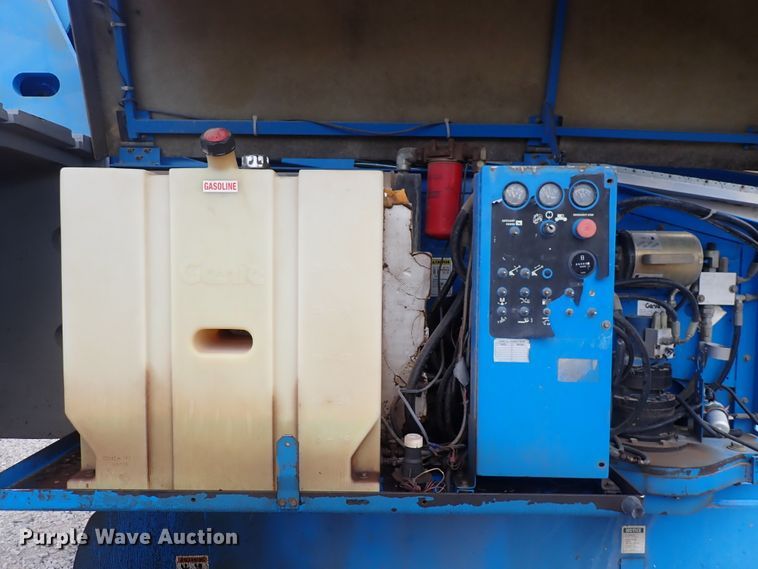 image for item DP4544 2002 Genie S85  boom lift