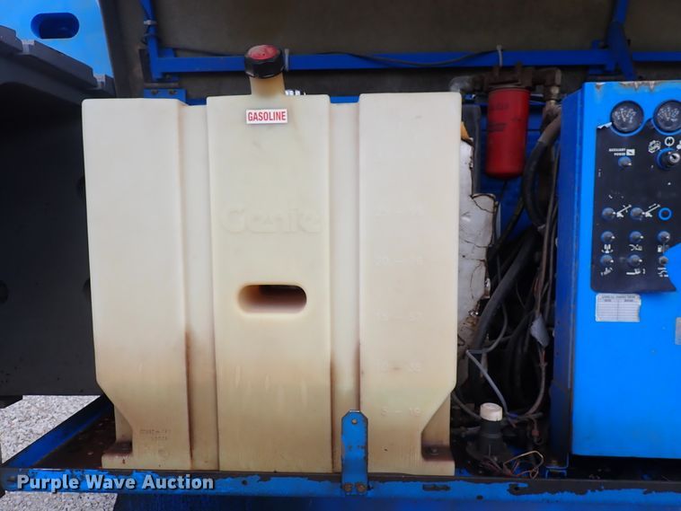 image for item DP4544 2002 Genie S85  boom lift
