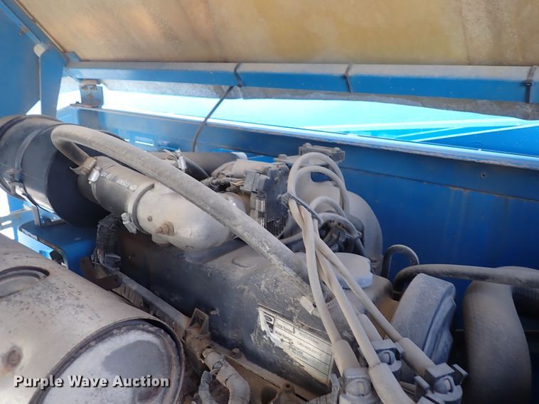 image for item DP4544 2002 Genie S85  boom lift