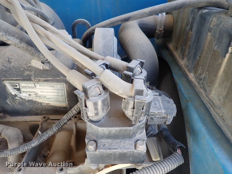 image for item DP4544 2002 Genie S85  boom lift