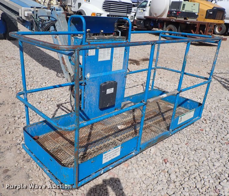 image for item DP4544 2002 Genie S85  boom lift