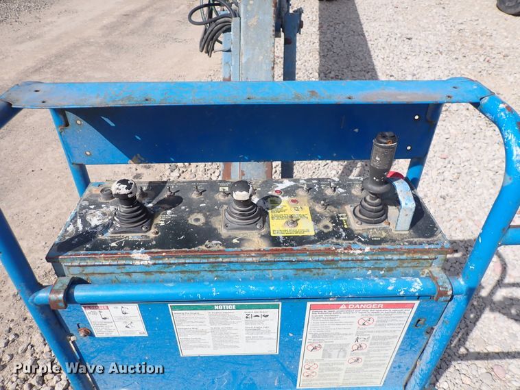 image for item DP4544 2002 Genie S85  boom lift