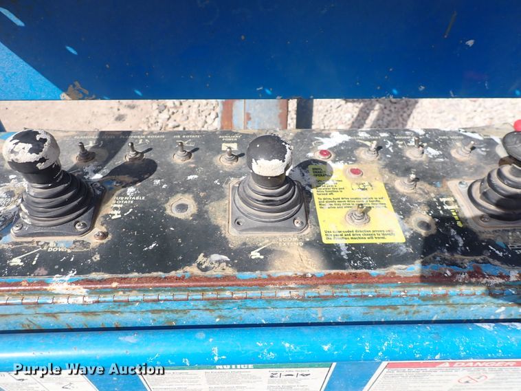 image for item DP4544 2002 Genie S85  boom lift