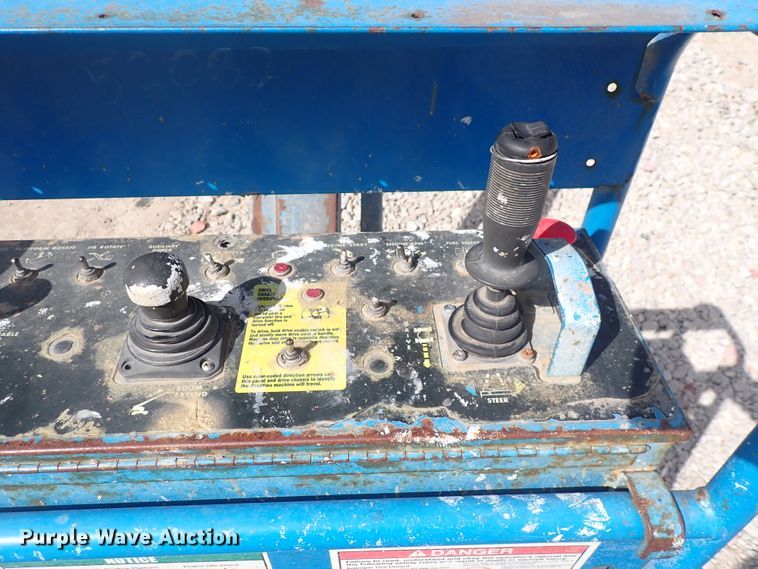 image for item DP4544 2002 Genie S85  boom lift