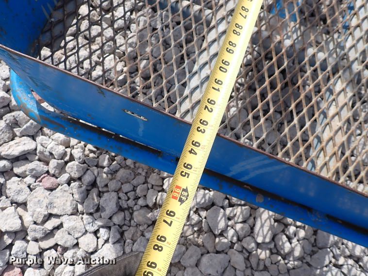 image for item DP4544 2002 Genie S85  boom lift