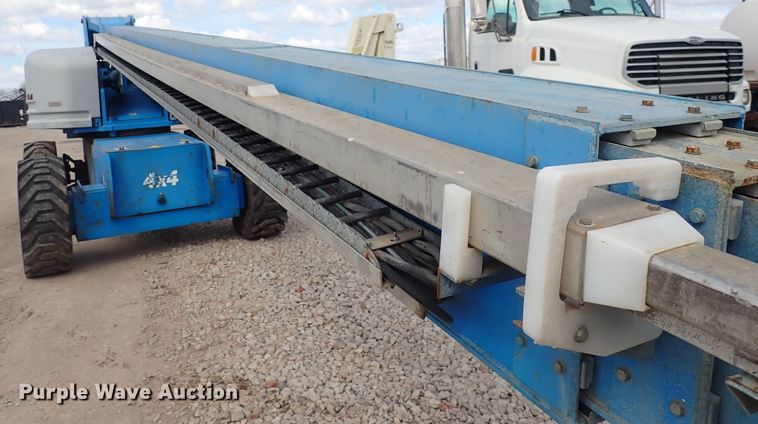 image for item DP4544 2002 Genie S85  boom lift