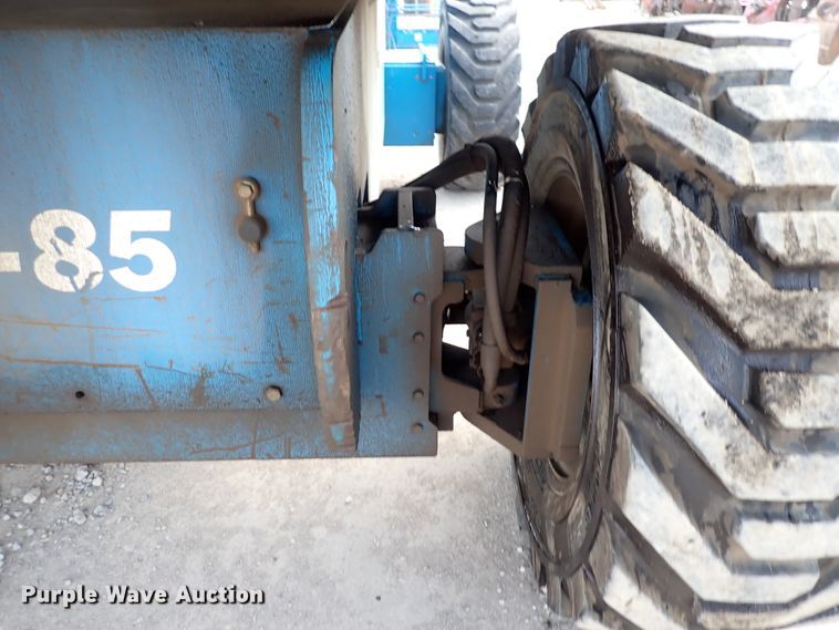 image for item DP4544 2002 Genie S85  boom lift